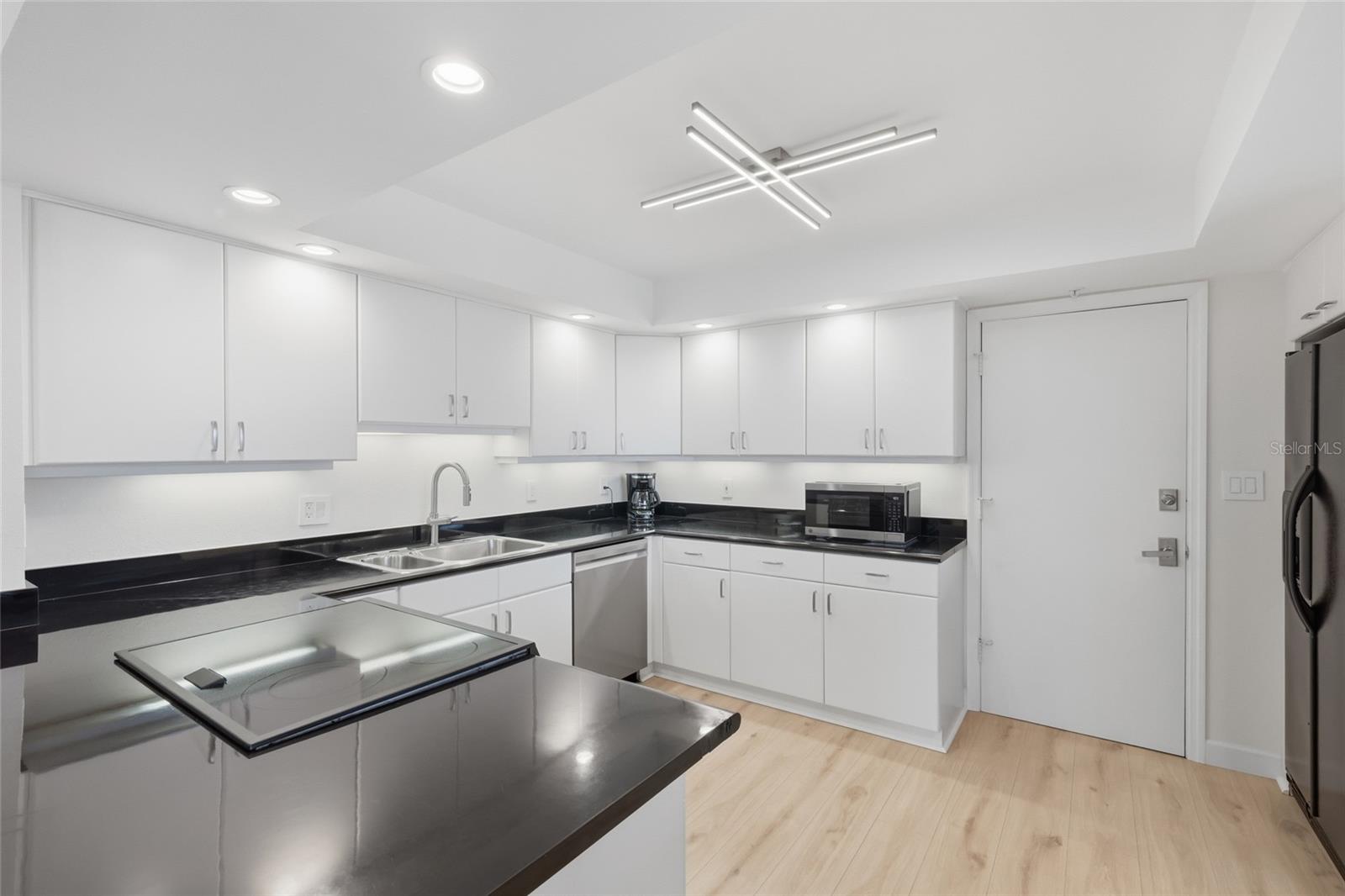 ISLANDER CLUB OF LONGBOAT - Residential