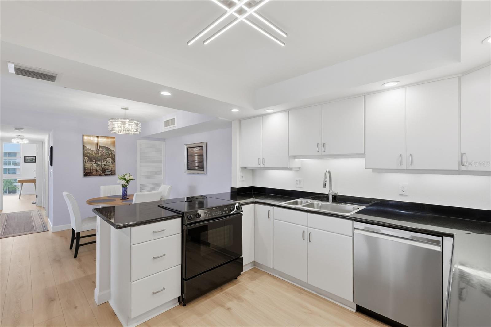 ISLANDER CLUB OF LONGBOAT - Residential