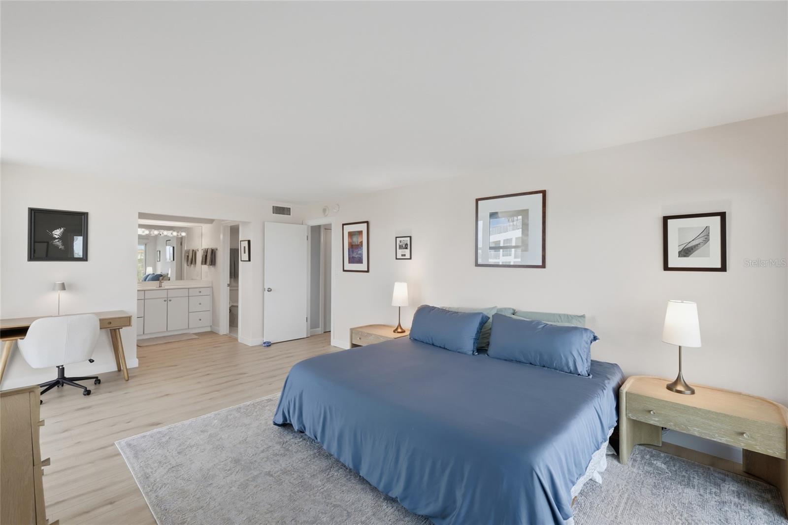 ISLANDER CLUB OF LONGBOAT - Residential