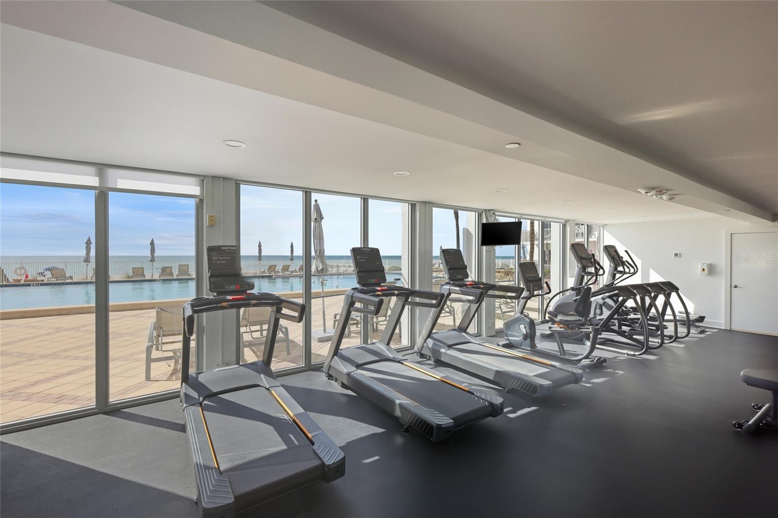 ISLANDER CLUB OF LONGBOAT - Residential