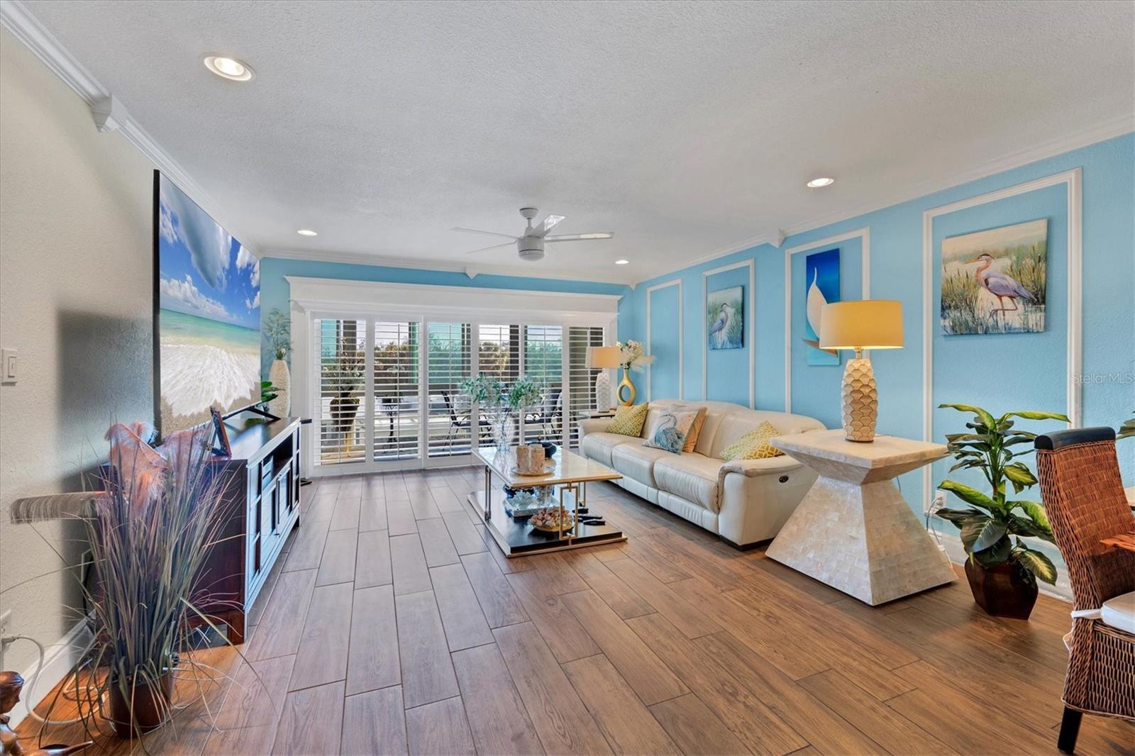 2100 BENJAMIN FRANKLIN DRIVE 204