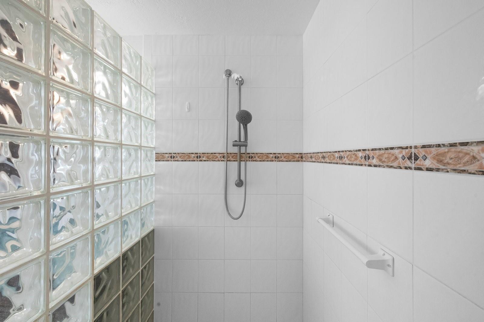 CAPRI ISLE SUB - Residential