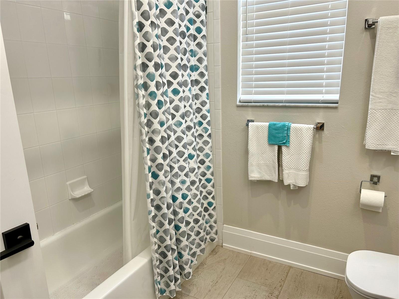 QUAIL RUN PH IV - Residential Lease