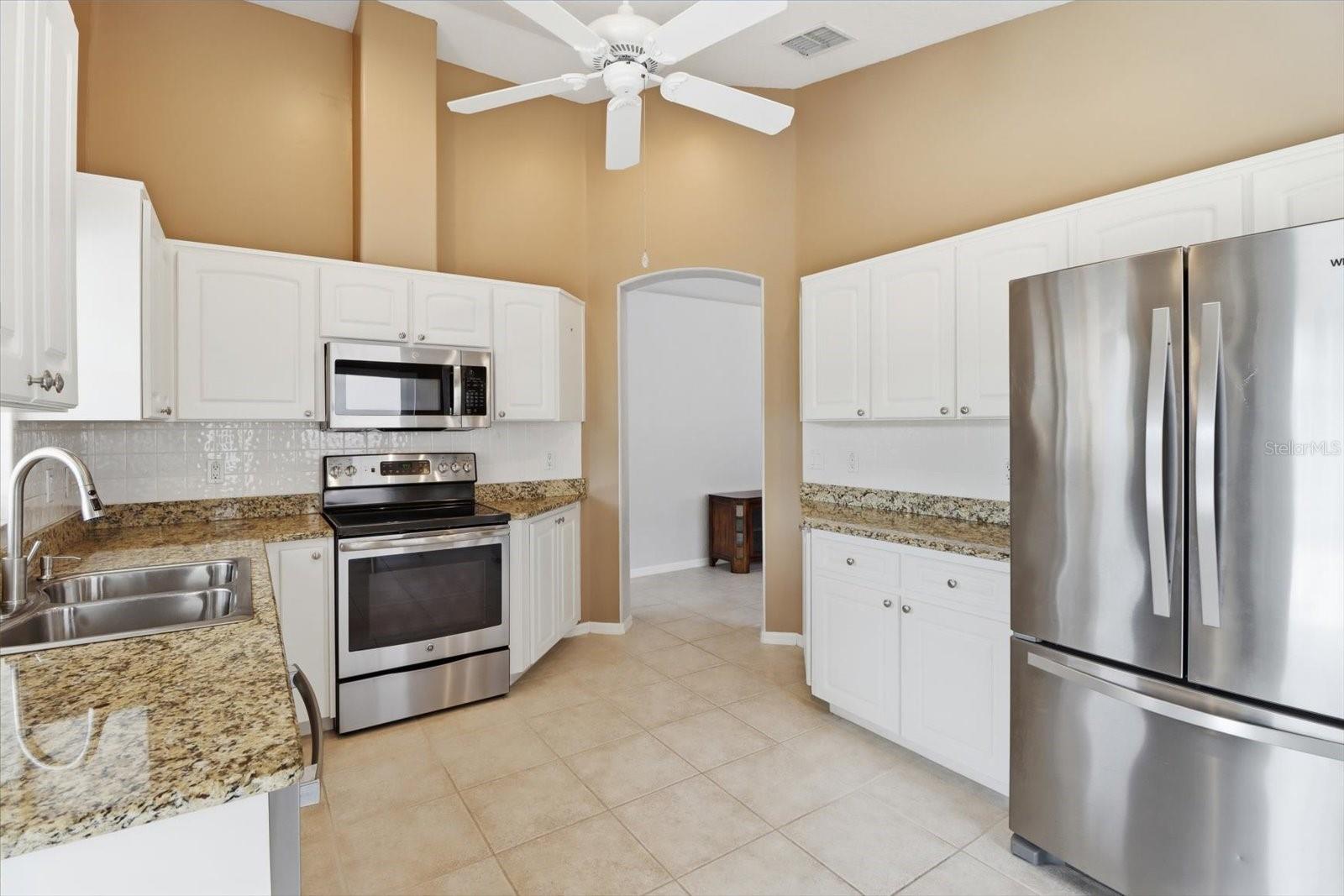 THE PALMS SEVEN HILLS - Residential