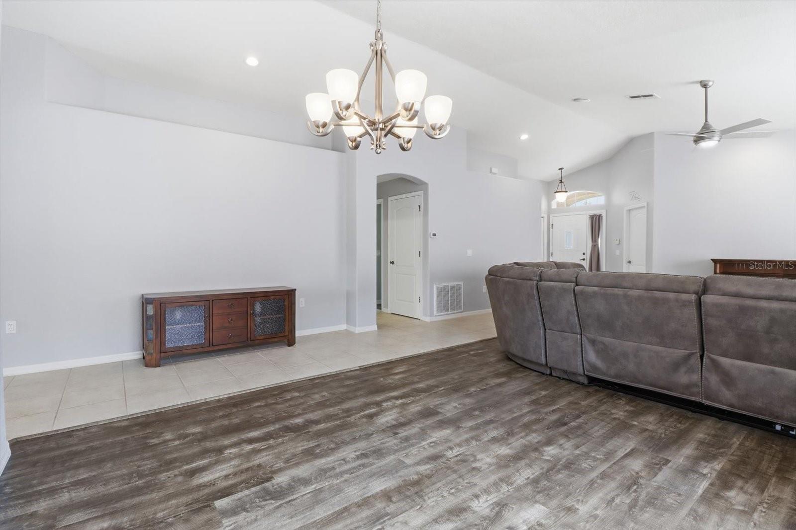 THE PALMS SEVEN HILLS - Residential