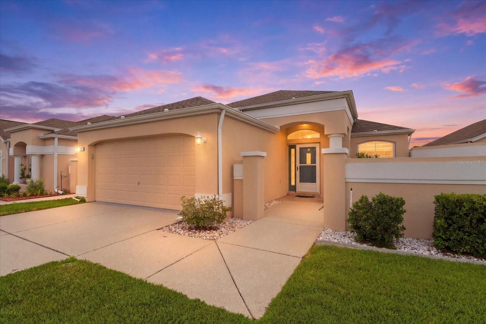 THE PALMS SEVEN HILLS - Residential