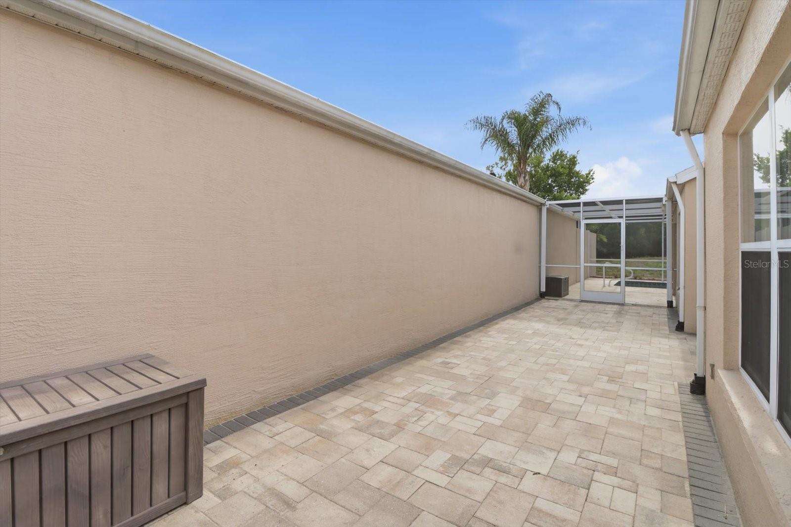 THE PALMS SEVEN HILLS - Residential
