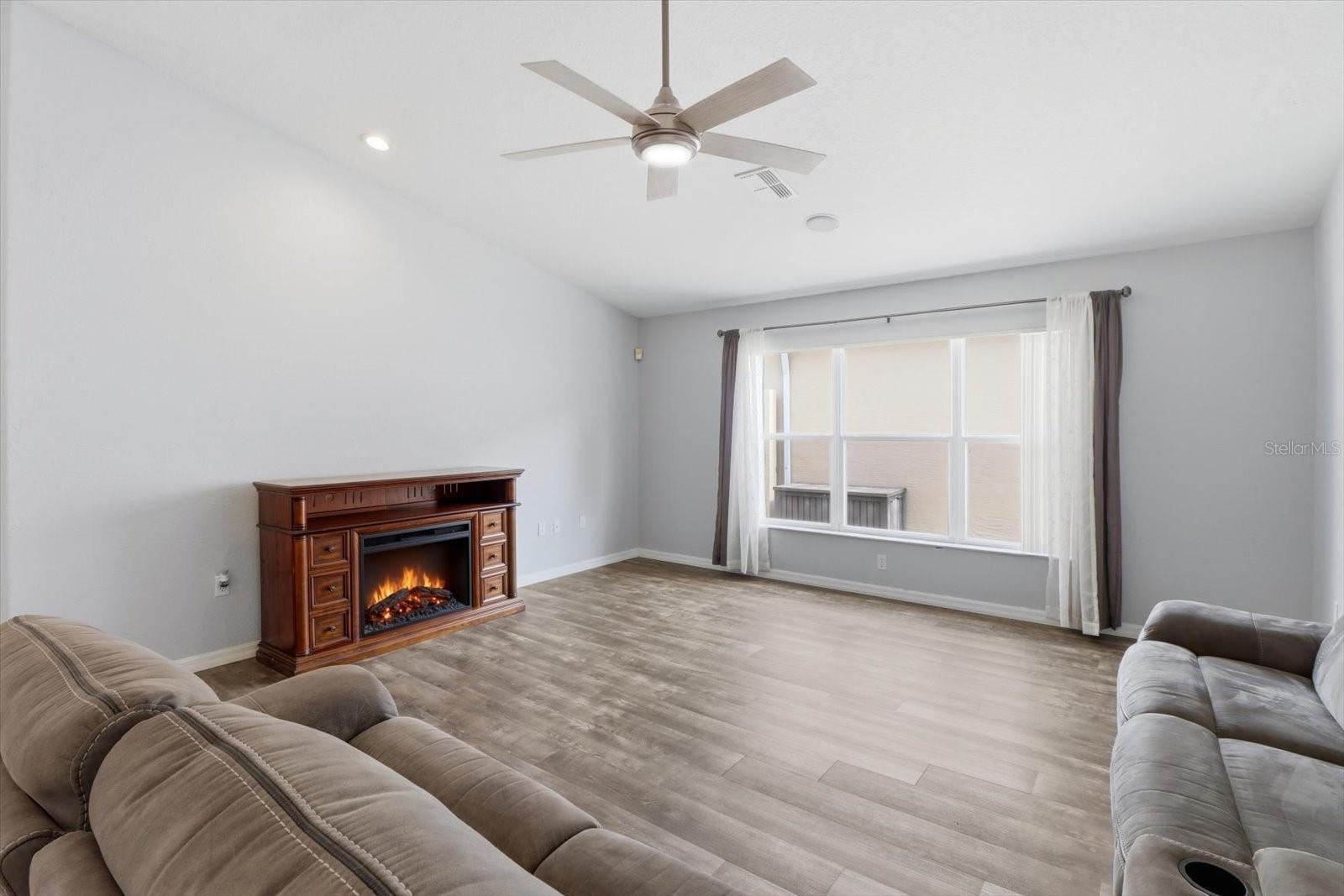 THE PALMS SEVEN HILLS - Residential