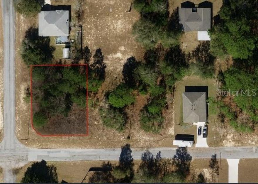 Premium Corner Lot – 0.28 Acres | Excellent Location | Water & Power Available
This premium 0.28-acre corner lot offers an exceptional opportunity in one of the fastest-growing areas of Citrus Springs. The topography is favorable, the neighborhood is quiet, and public water and electric service are available in the area, making this property ideal for immediate construction or long-term investment.
Property Highlights
Large 0.28-acre homesite
Corner lot, providing greater building flexibility and privacy
Public water and electricity available in the region
Well-established residential area with several new homes nearby
Located in a strong growth and appreciation corridor
No HOA
Quiet streets, wide roads, and a great neighborhood
Excellent Location
Conveniently located close to schools, shopping, parks, and major highways.
Approximate Distances
Schools:
Citrus Springs Elementary – 6 min
Crystal River Middle – 14 min
Crystal River High School – 16 min
Shopping & Services:
Winn-Dixie – 10 min
Walmart Supercenter – 12 min
Area Highlights
Citrus Springs is a planned community featuring parks, trails, a golf course, schools, and local retail.
Strong new-construction activity and consistent demand.
Excellent potential for builders or investors.