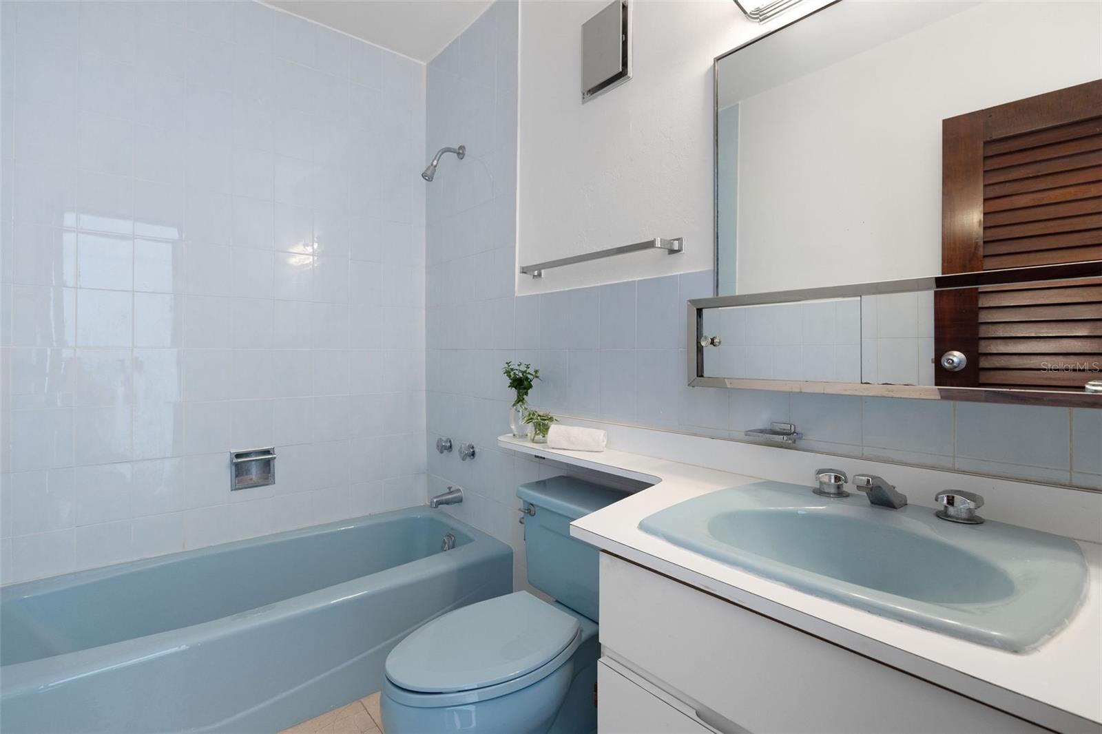 LE RIVAGE COND - Residential