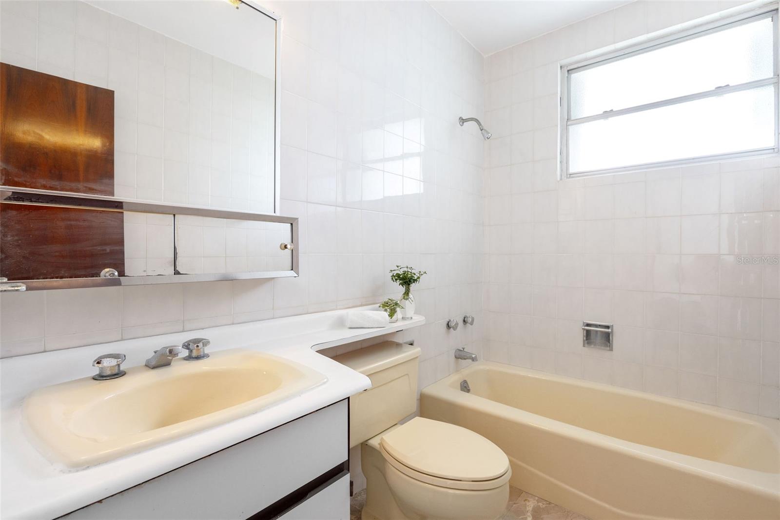 LE RIVAGE COND - Residential