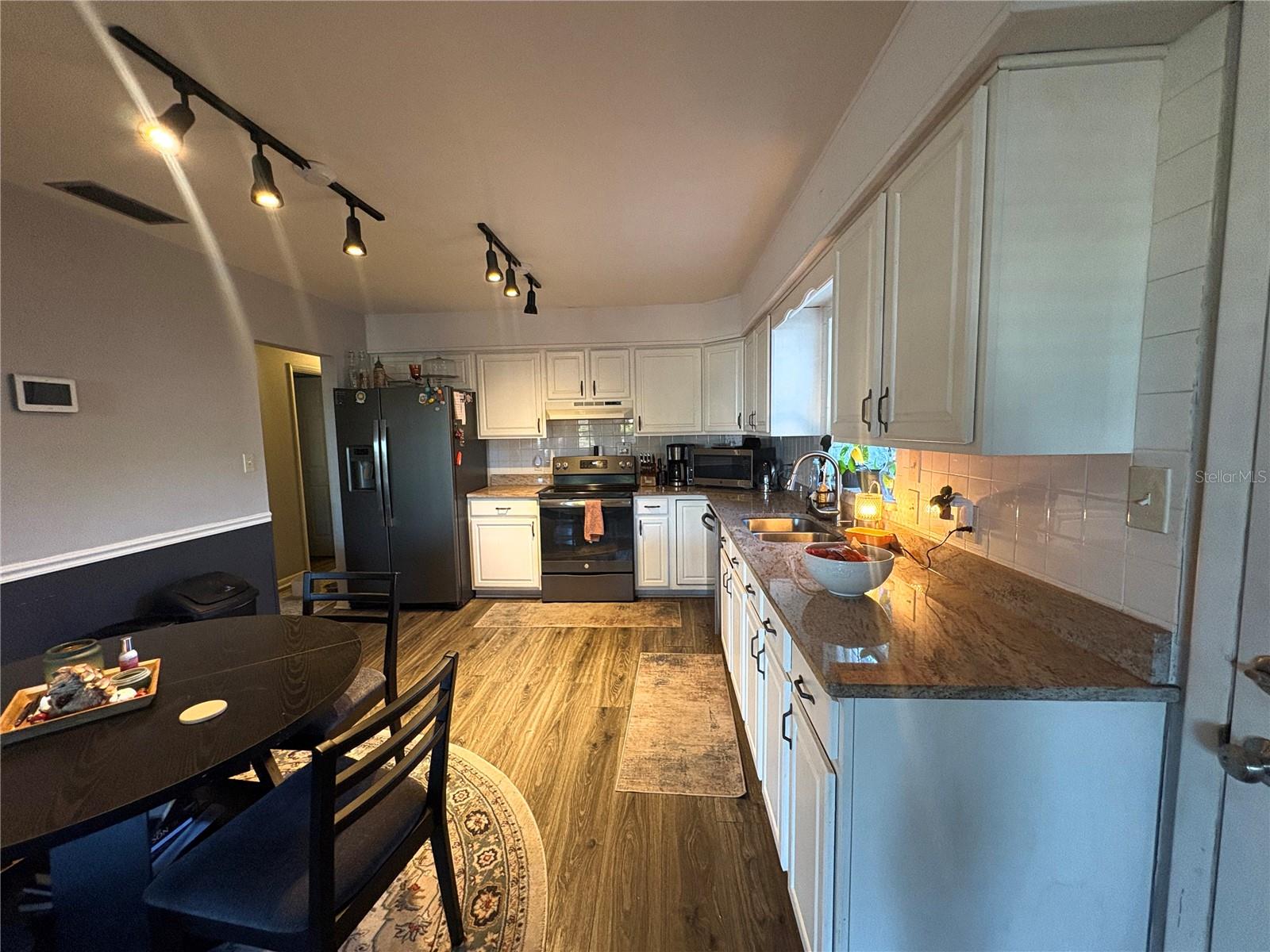 LAKESIDE ADD - Residential