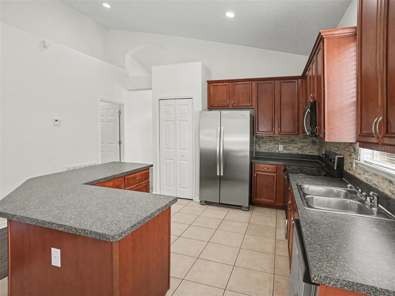 CEDAR BEND/MDW WOODS-PH 01 - Residential