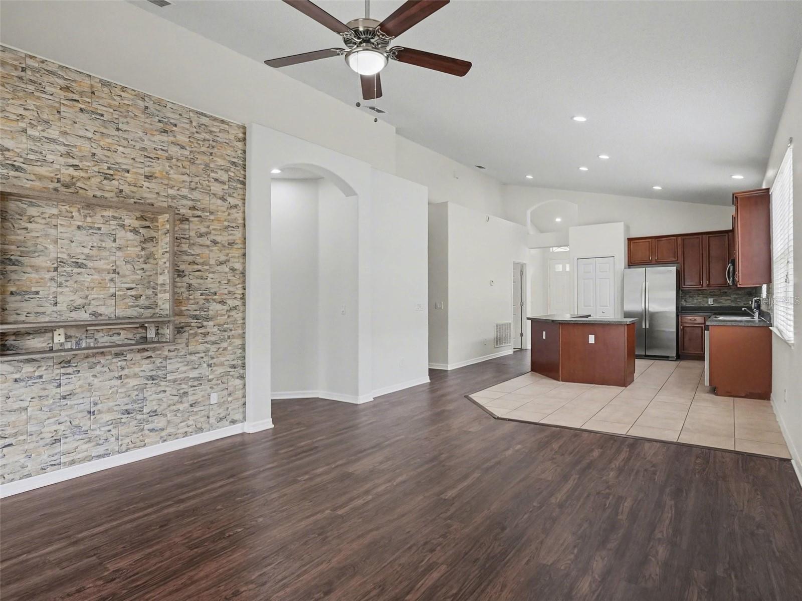 CEDAR BEND/MDW WOODS-PH 01 - Residential