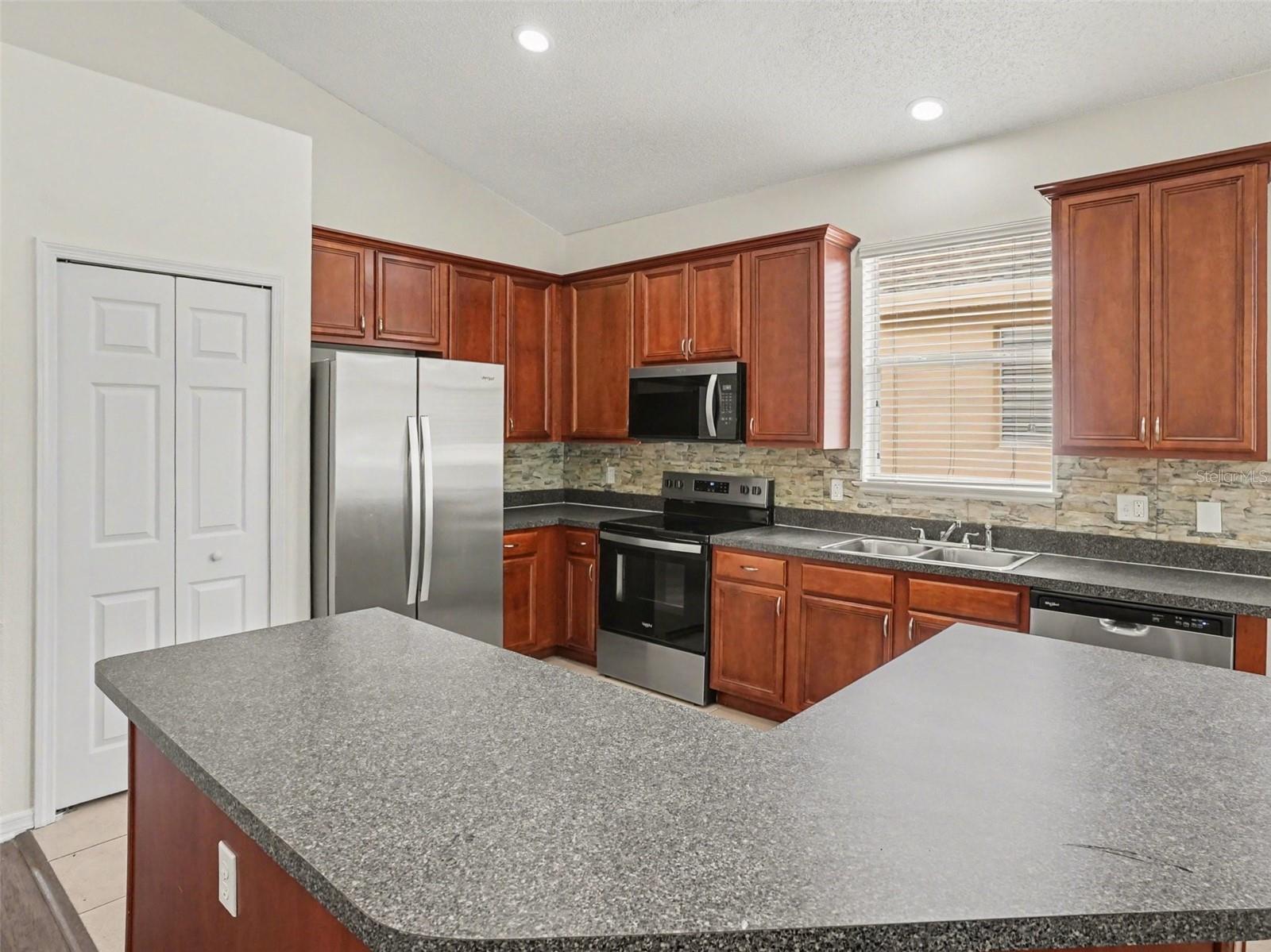 CEDAR BEND/MDW WOODS-PH 01 - Residential