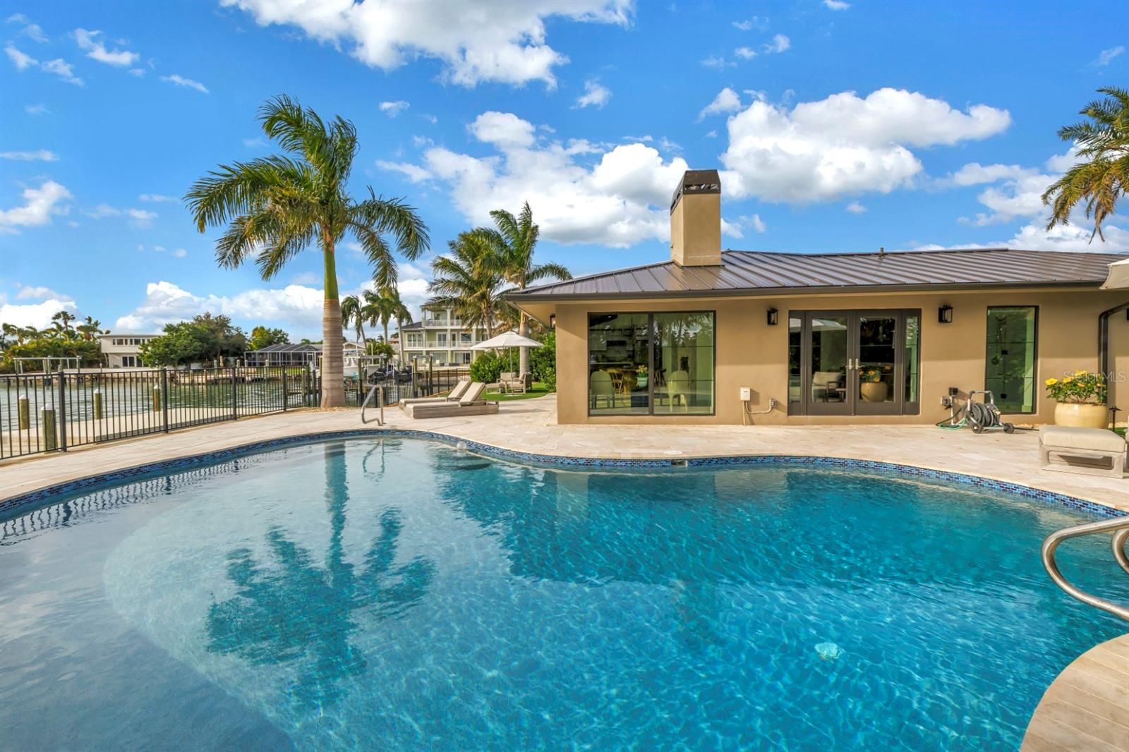 CAPRI ISLE - Residential