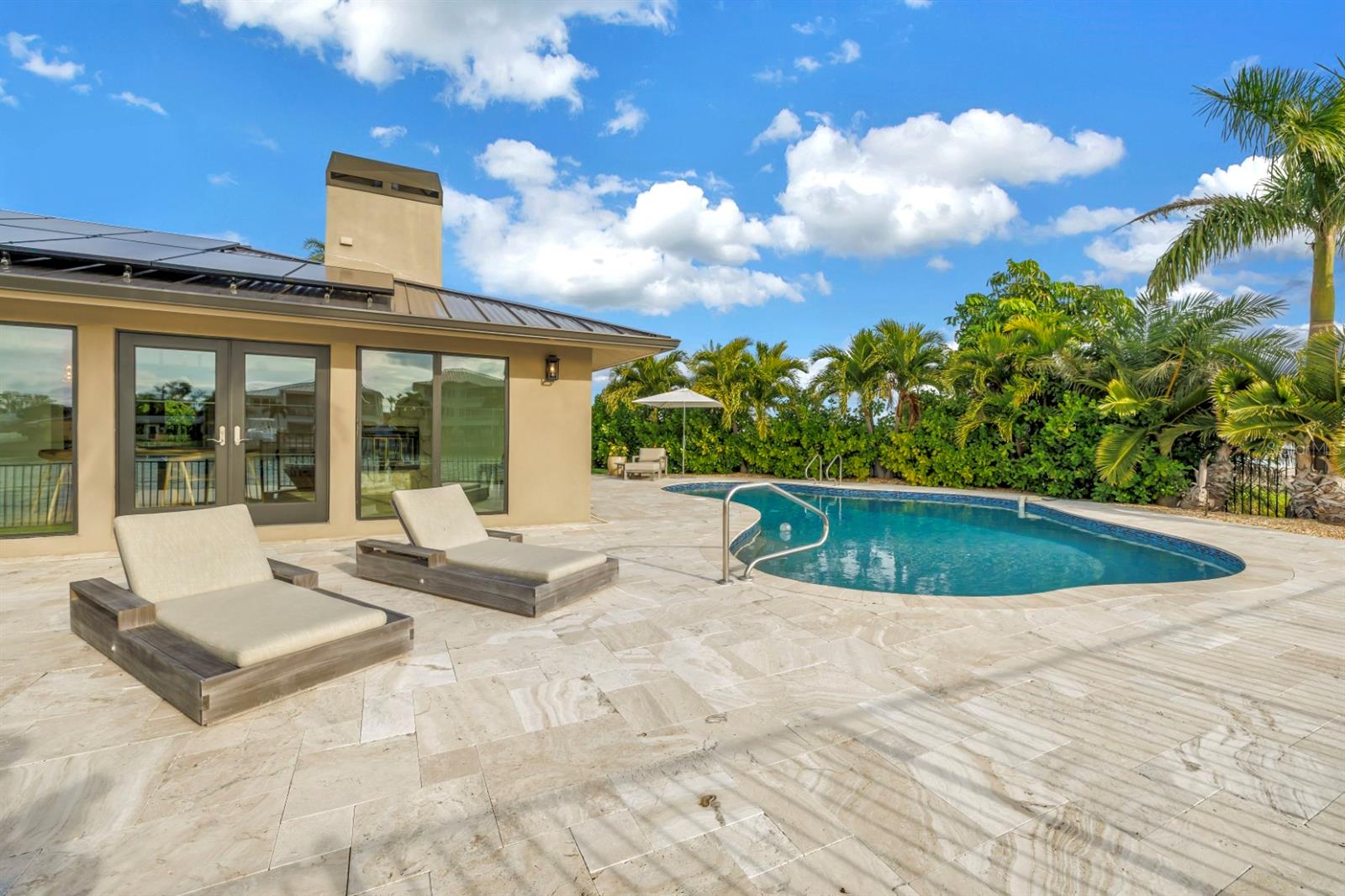 CAPRI ISLE - Residential