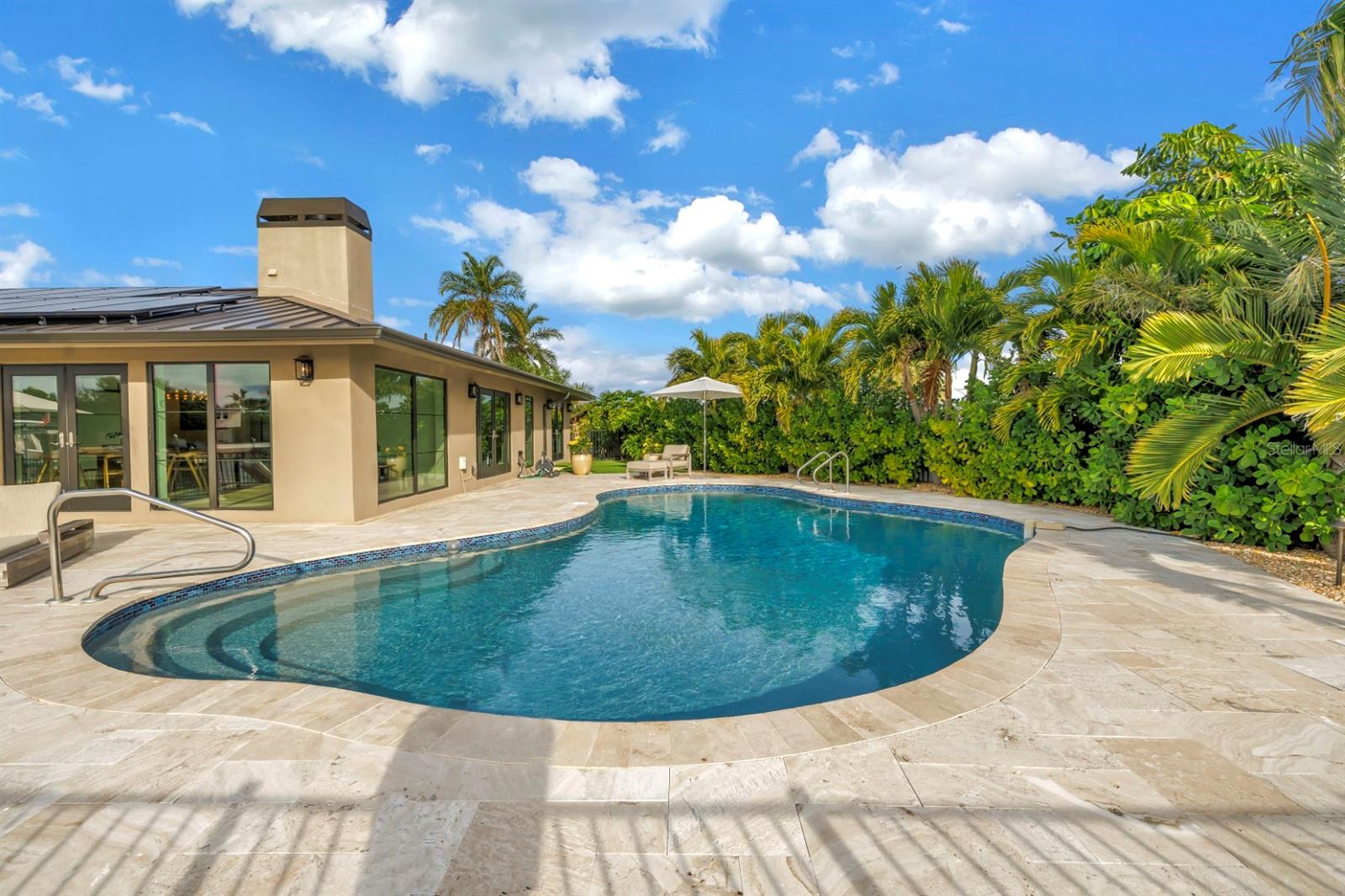 CAPRI ISLE - Residential