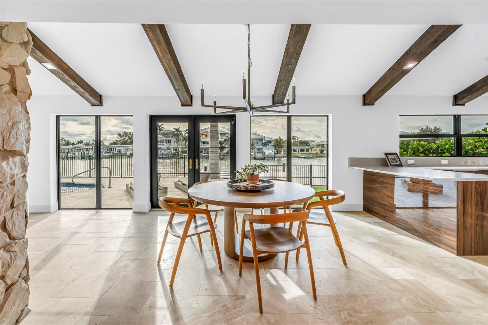 CAPRI ISLE - Residential