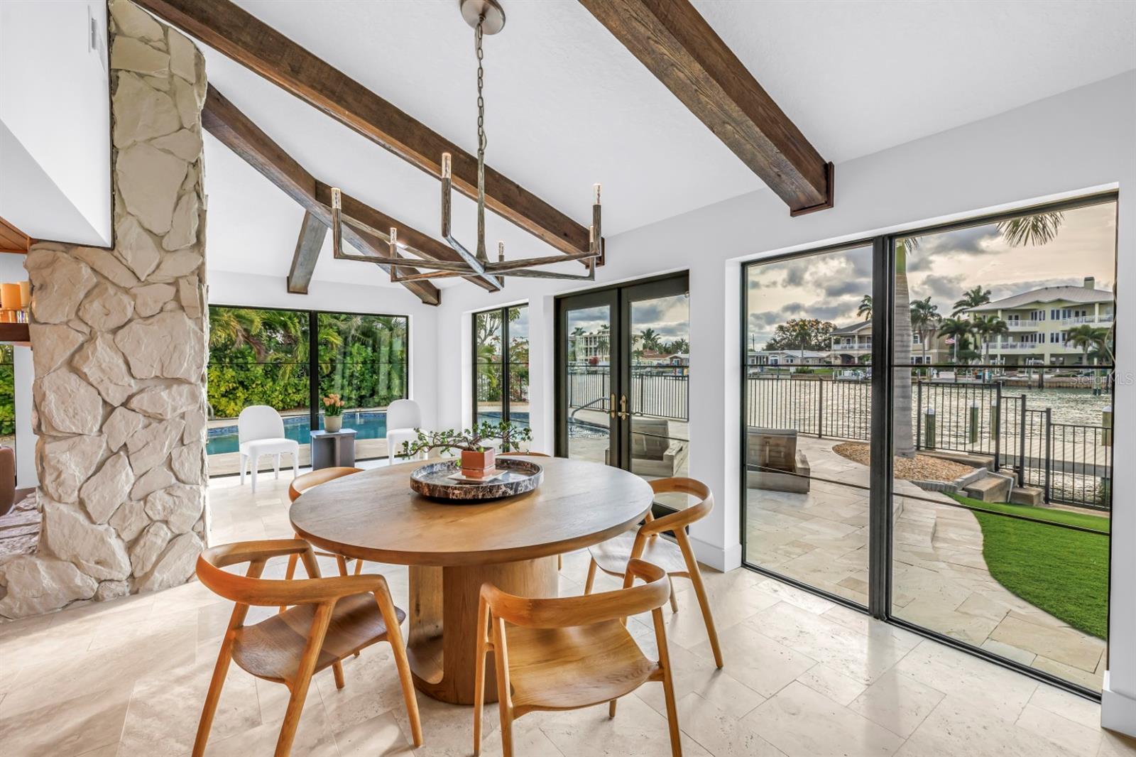 CAPRI ISLE - Residential