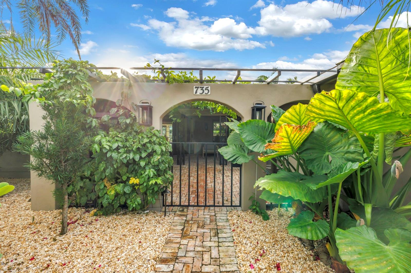 CAPRI ISLE - Residential