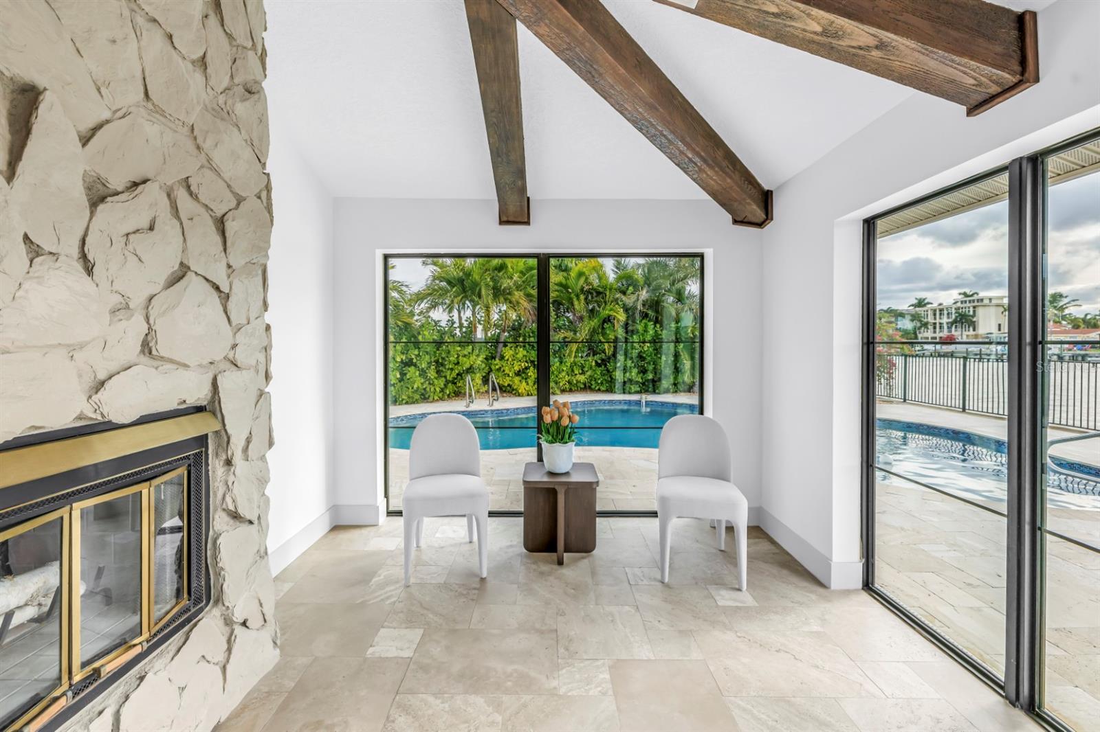 CAPRI ISLE - Residential