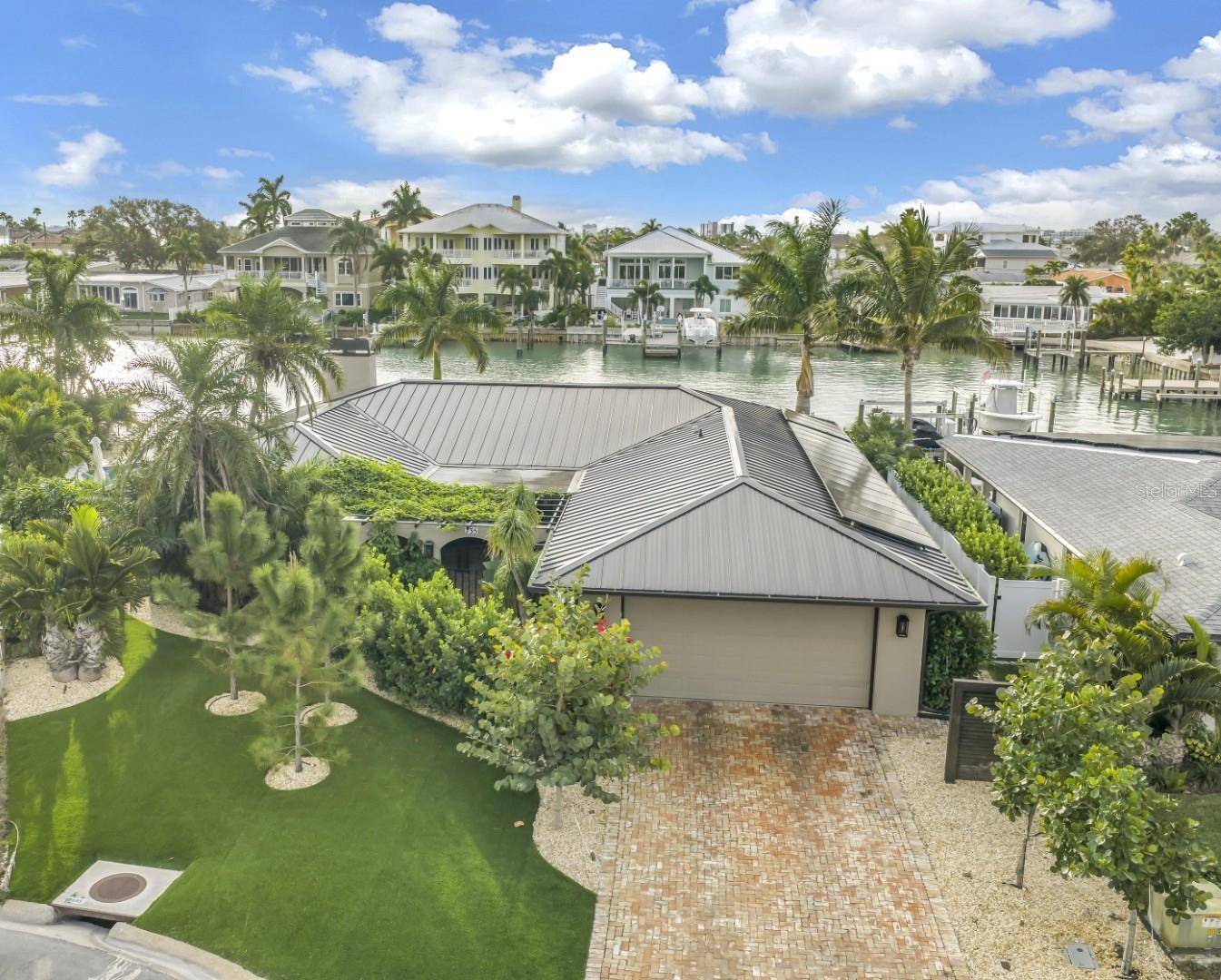 CAPRI ISLE - Residential