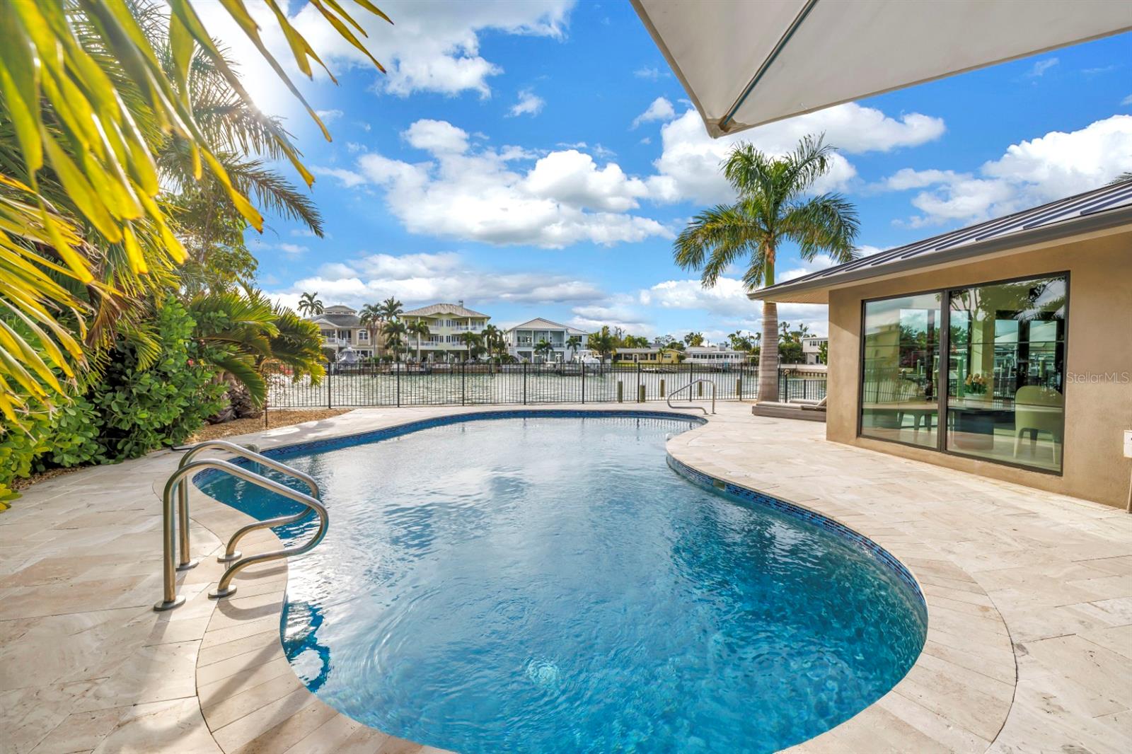 CAPRI ISLE - Residential