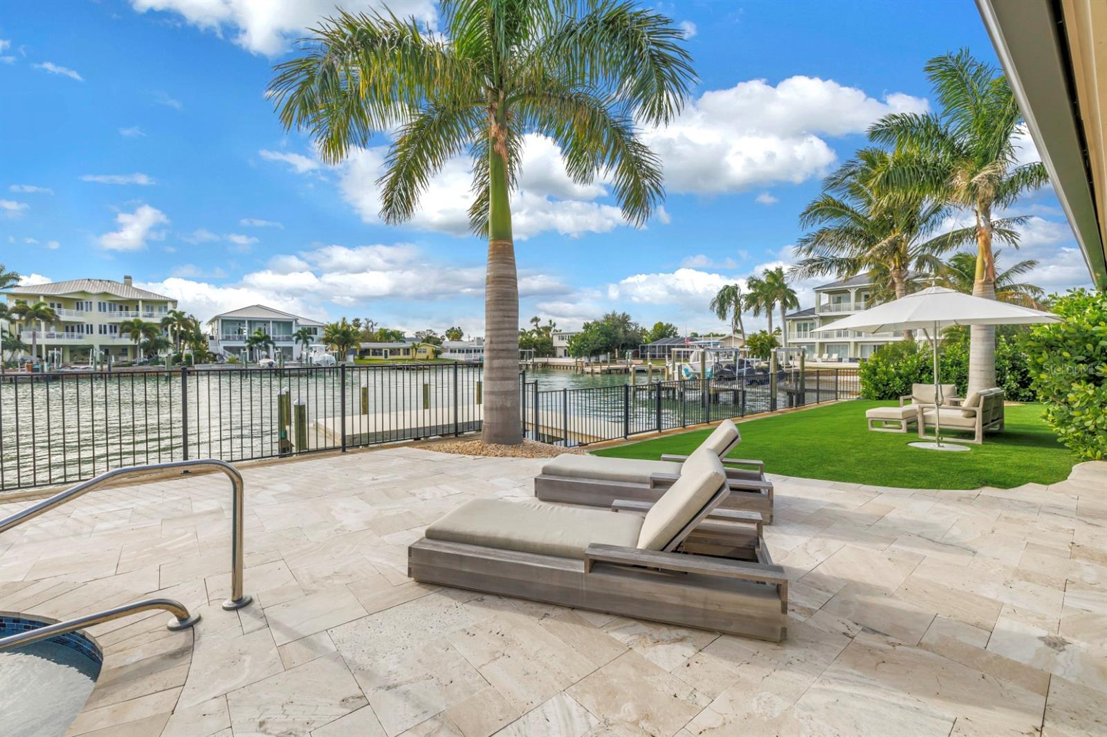 CAPRI ISLE - Residential