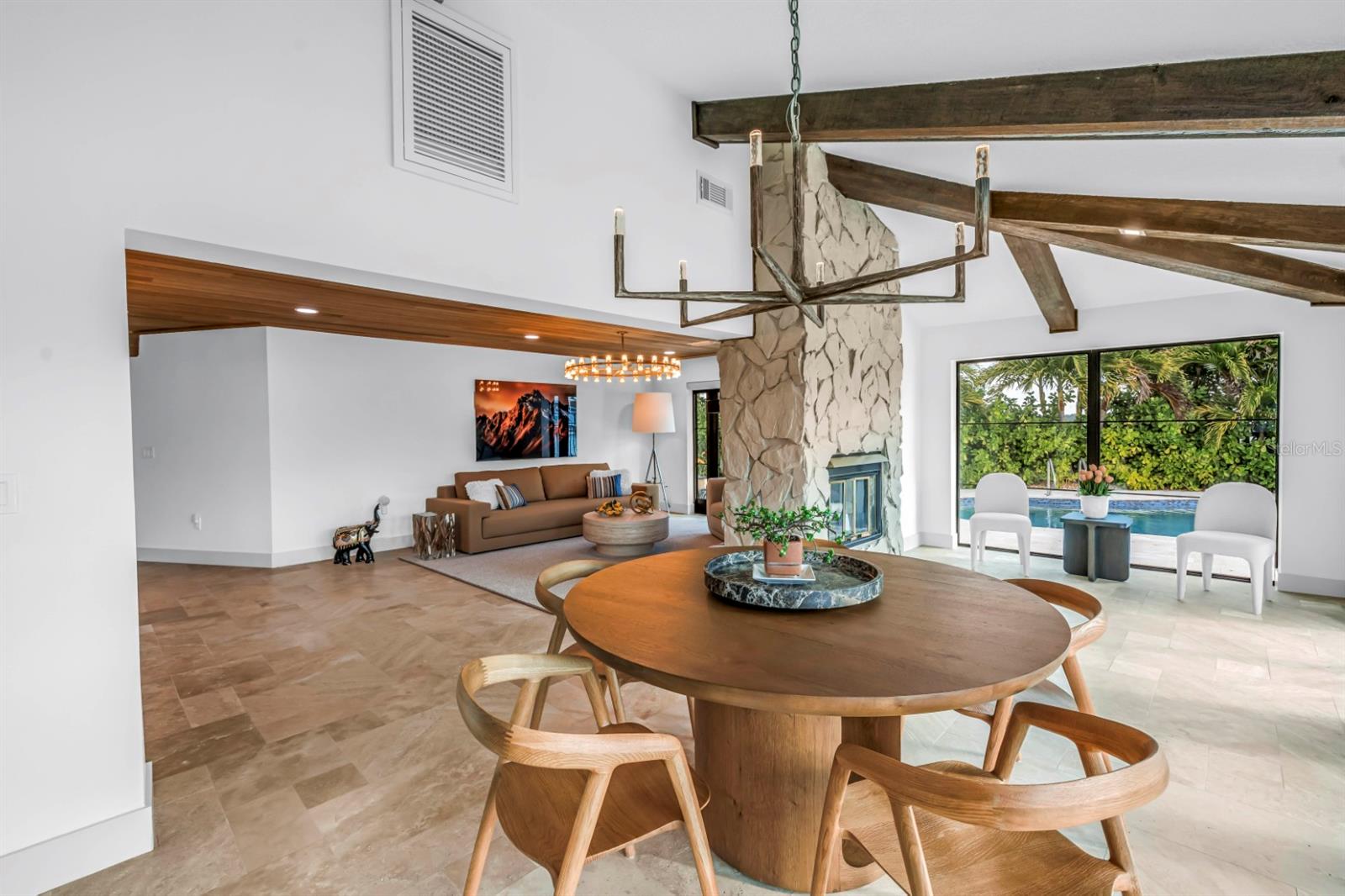 CAPRI ISLE - Residential