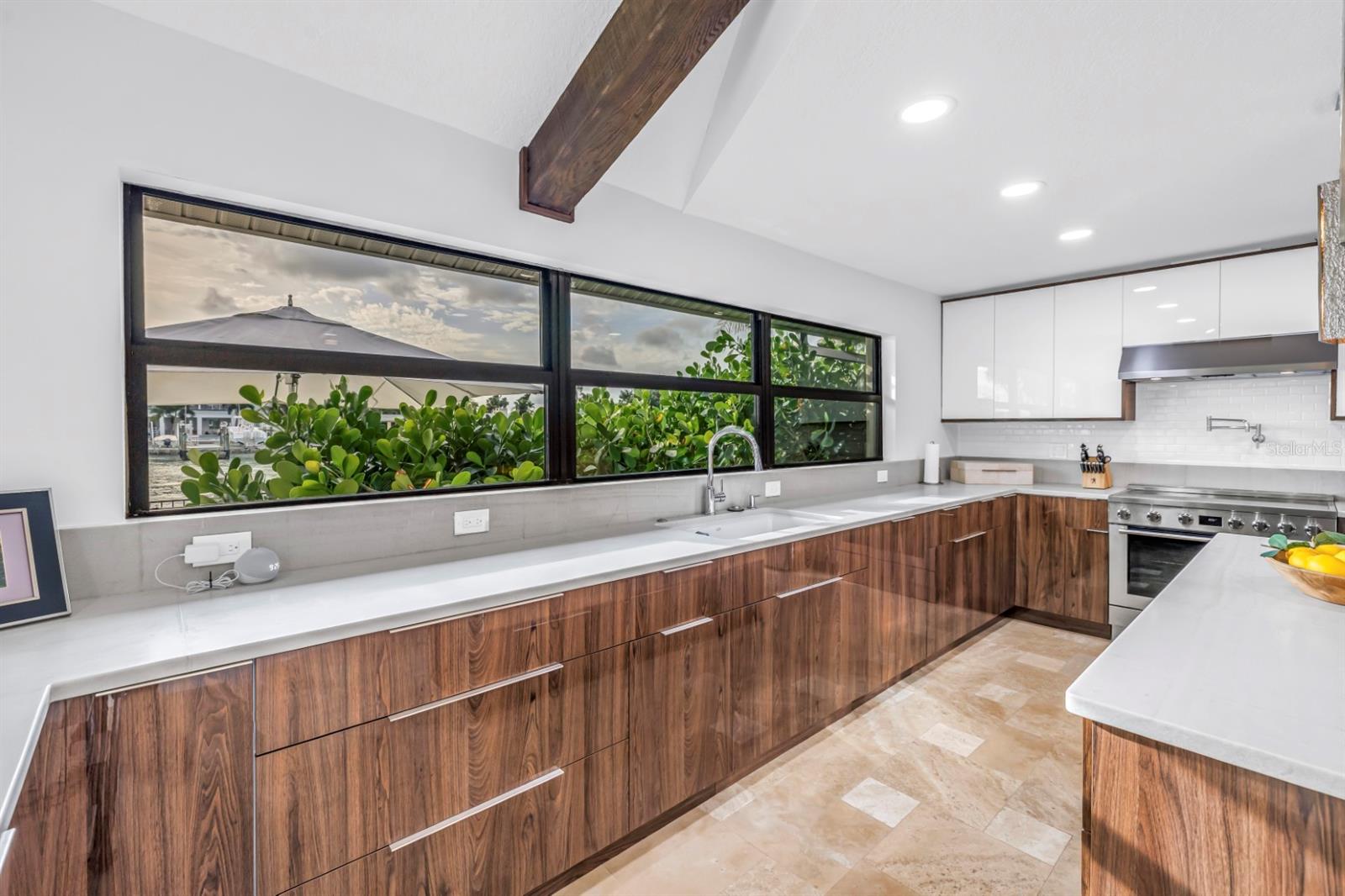 CAPRI ISLE - Residential