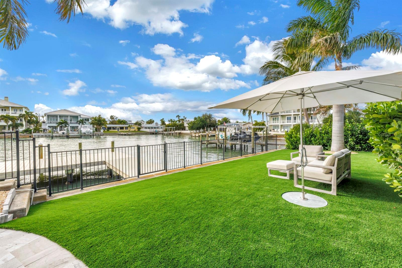 CAPRI ISLE - Residential