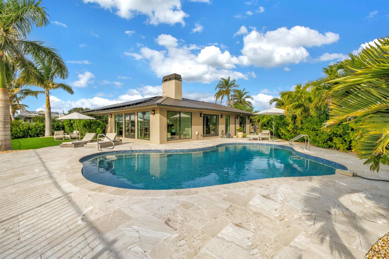 CAPRI ISLE - Residential