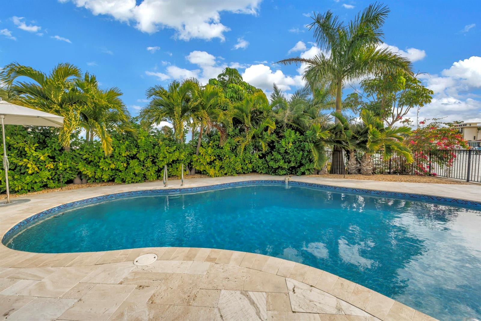 CAPRI ISLE - Residential