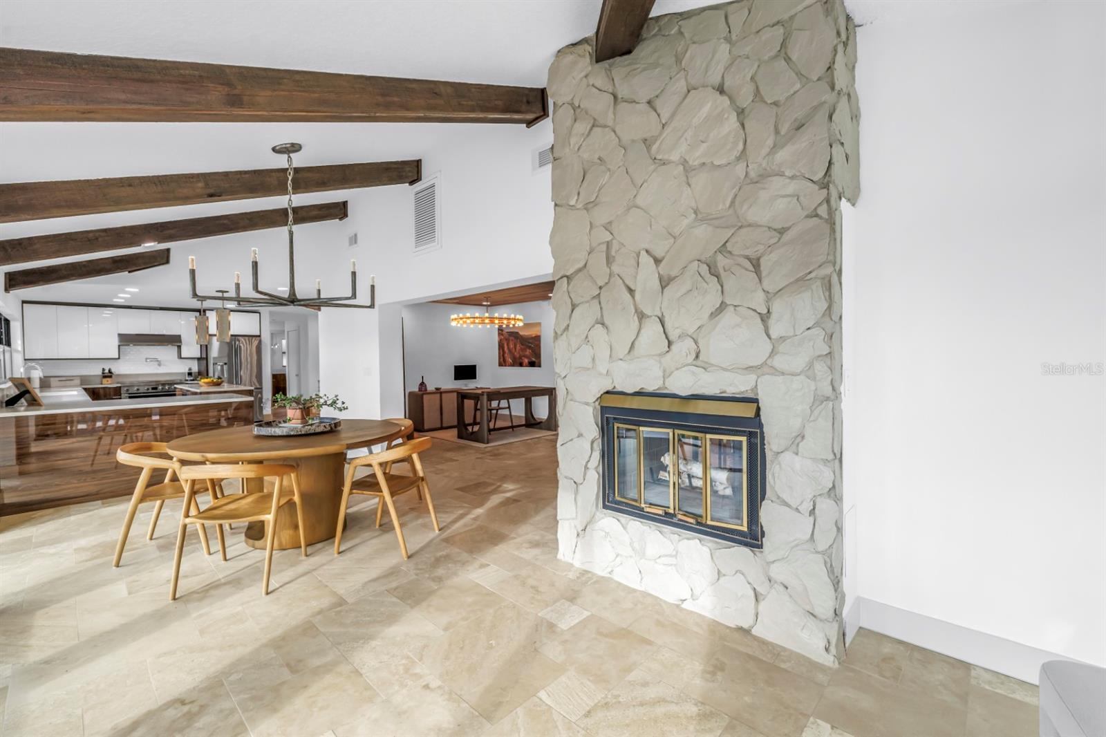 CAPRI ISLE - Residential