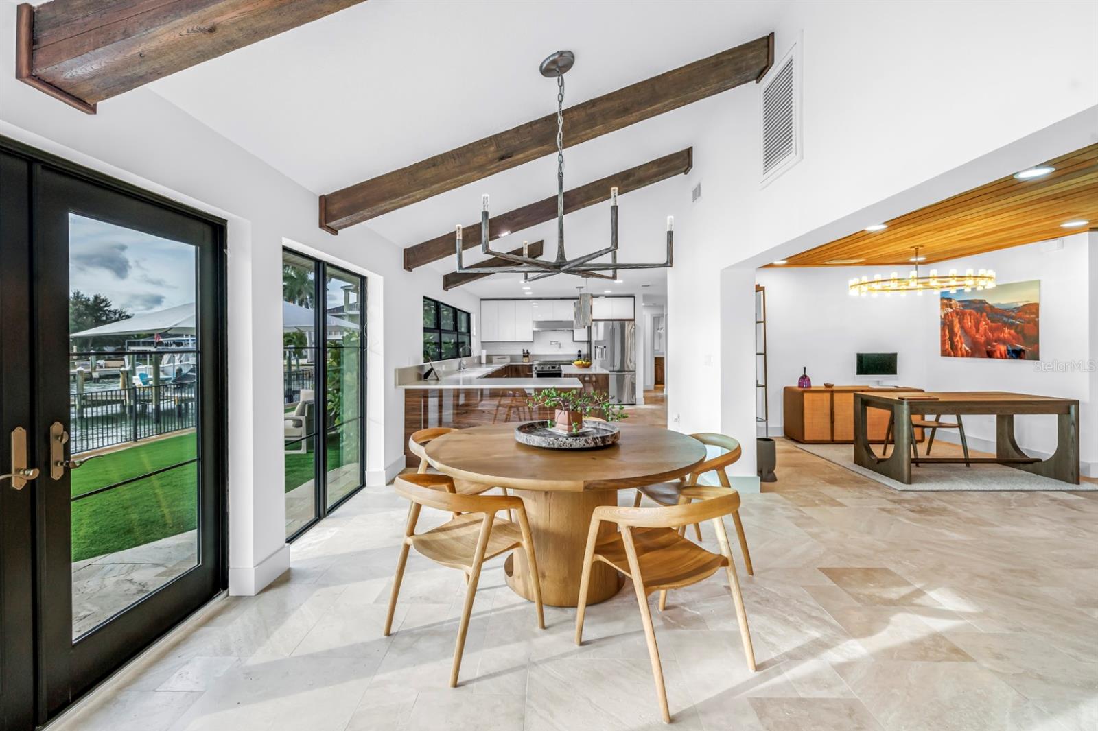 CAPRI ISLE - Residential