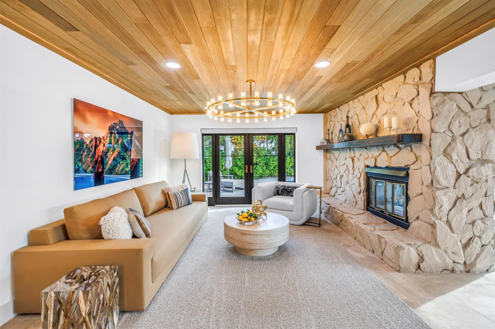 CAPRI ISLE - Residential