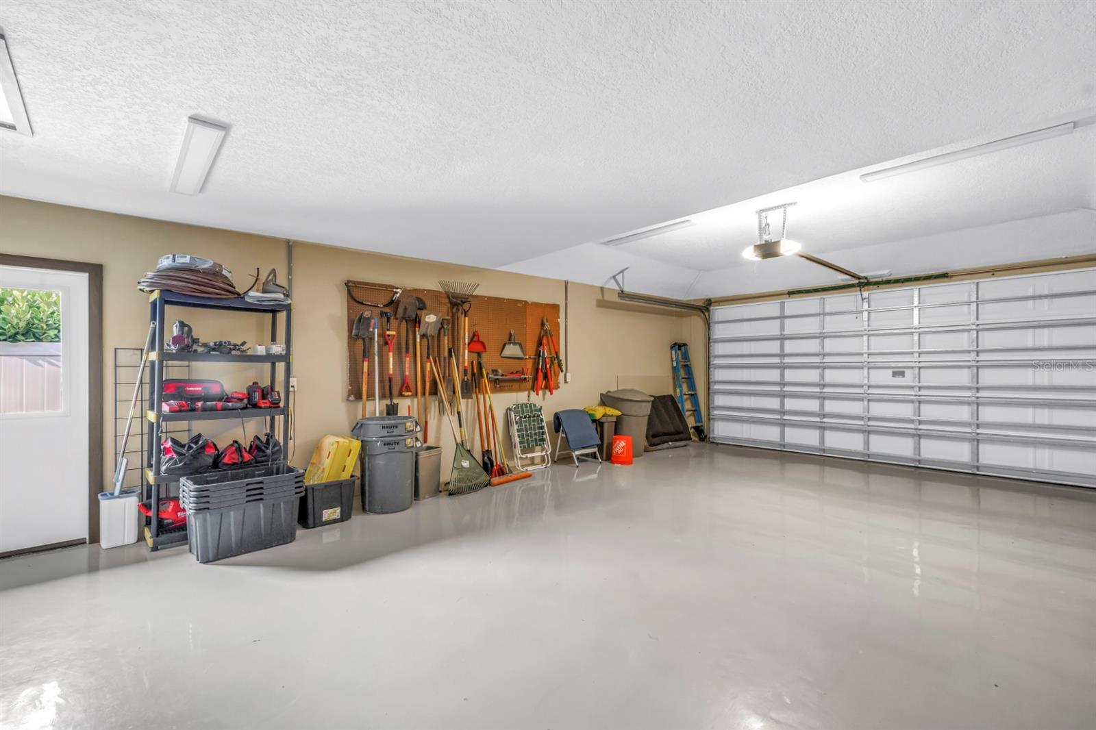 CAPRI ISLE - Residential