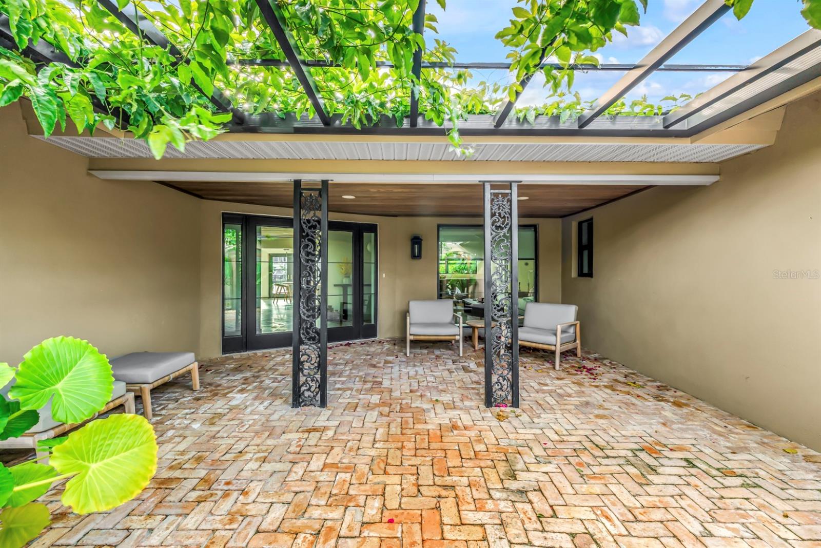 CAPRI ISLE - Residential