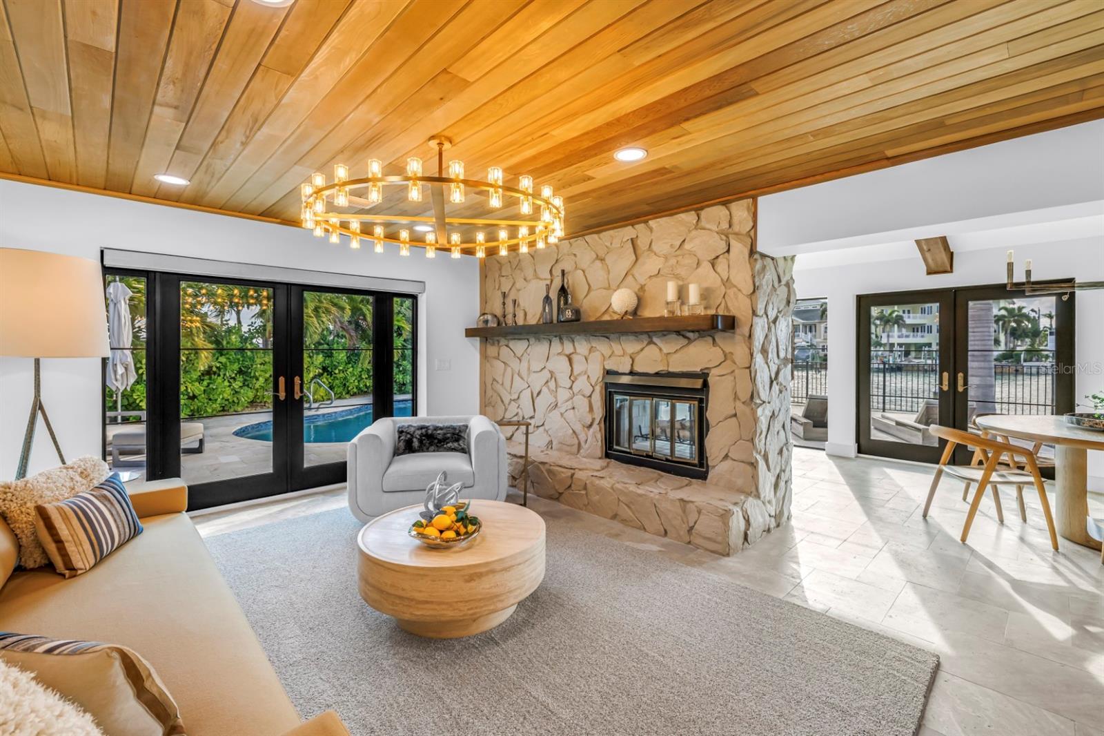 CAPRI ISLE - Residential