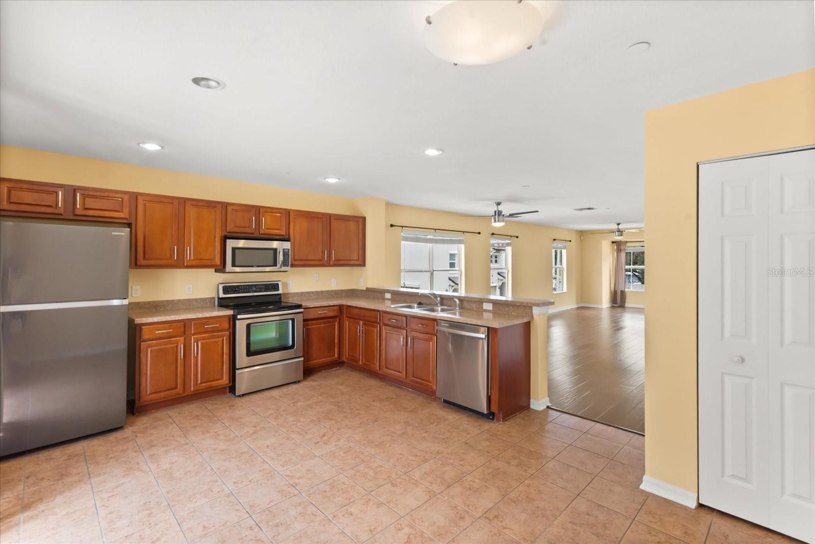 PALM RIVER TWNHMS PH 1 - Residential