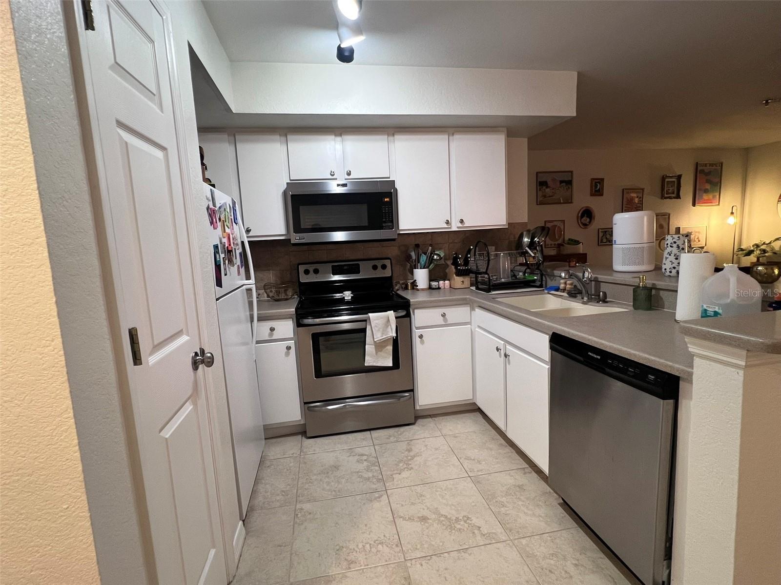 THE FALLS AT NEW TAMPA A CONDO - Residential