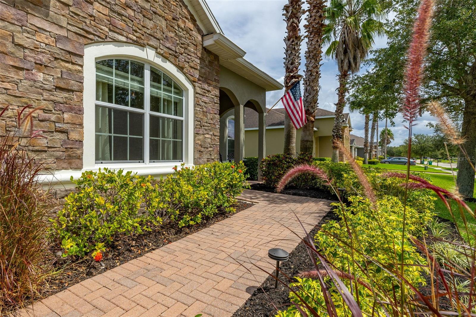 829 BAINBRIDGE LOOP
