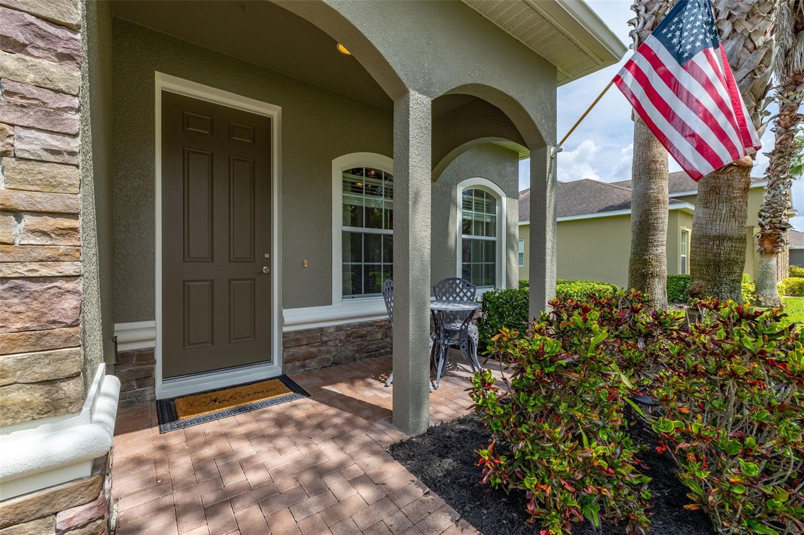 829 BAINBRIDGE LOOP