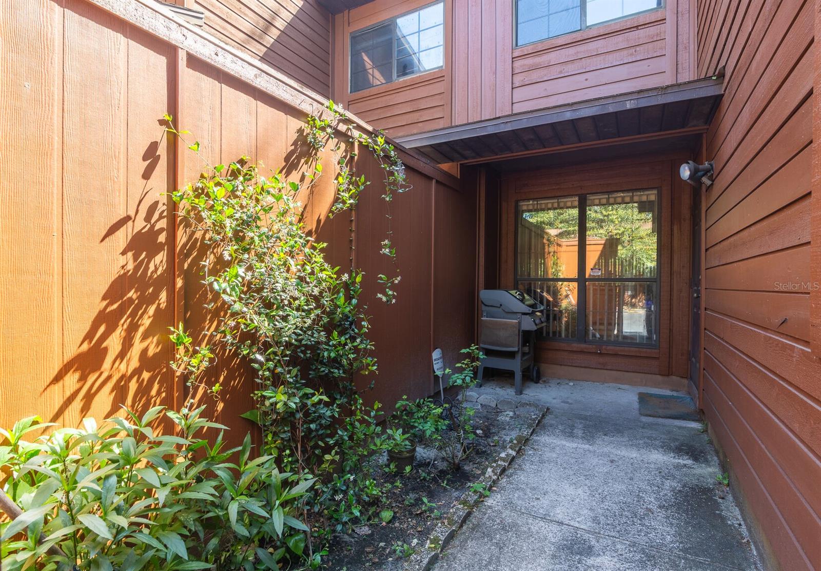 945 SW 56TH TERRACE