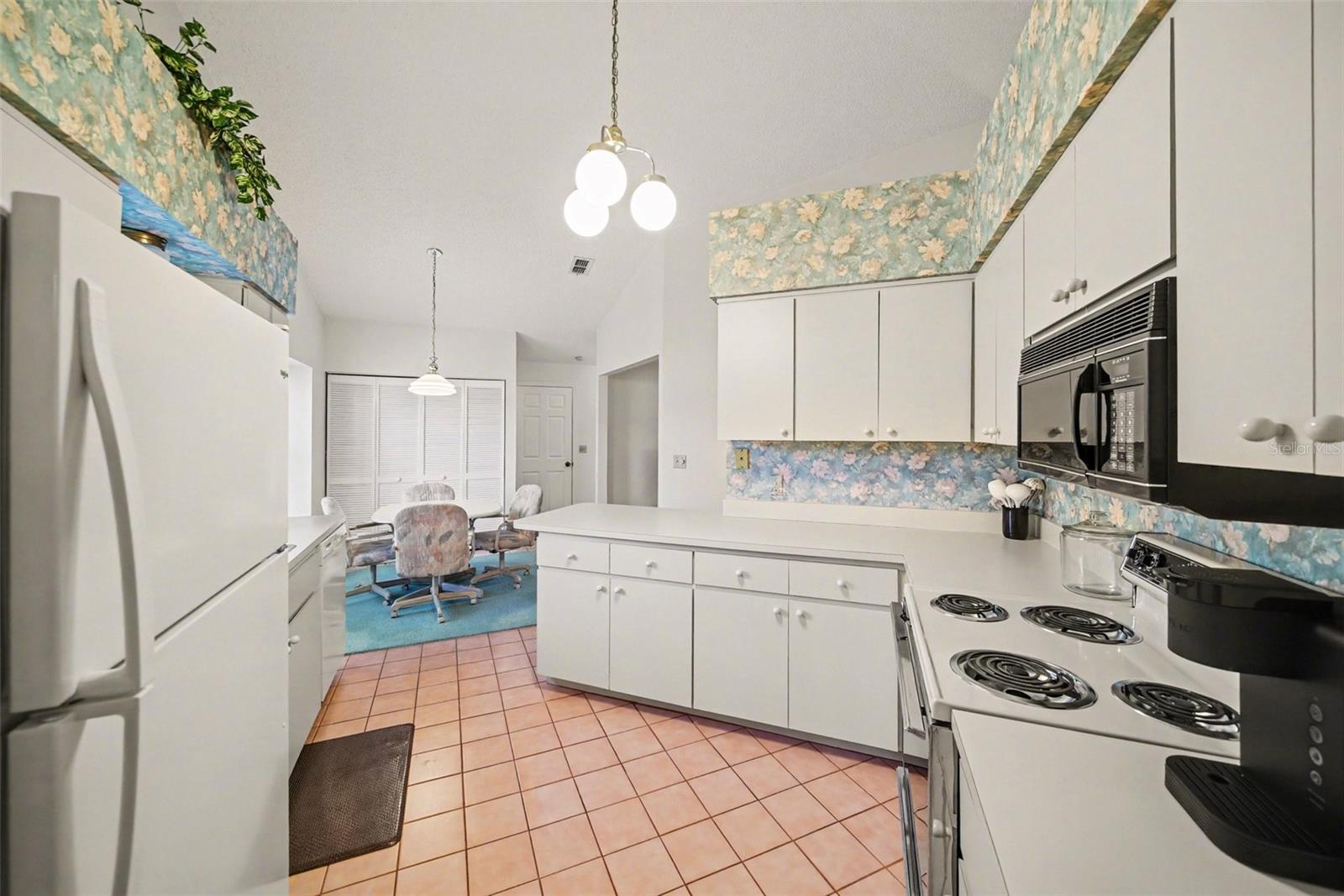 GOLF VIEW VILLAS CONDO 05 - Residential