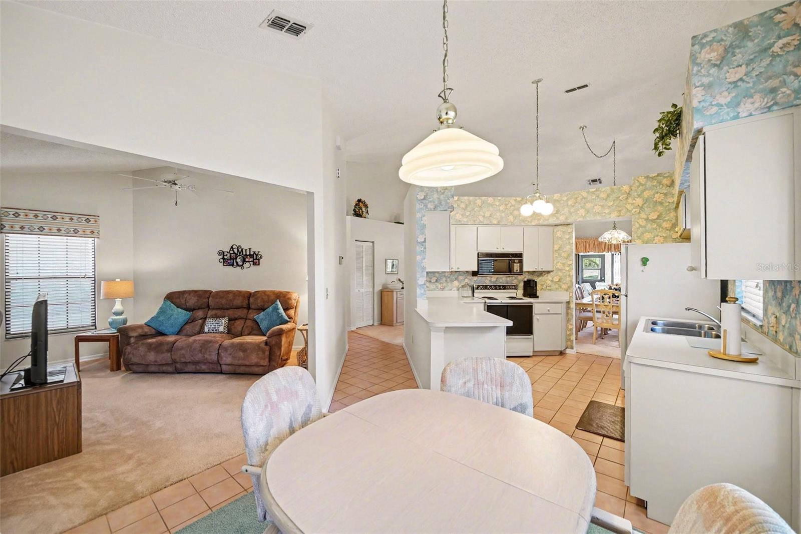 GOLF VIEW VILLAS CONDO 05 - Residential