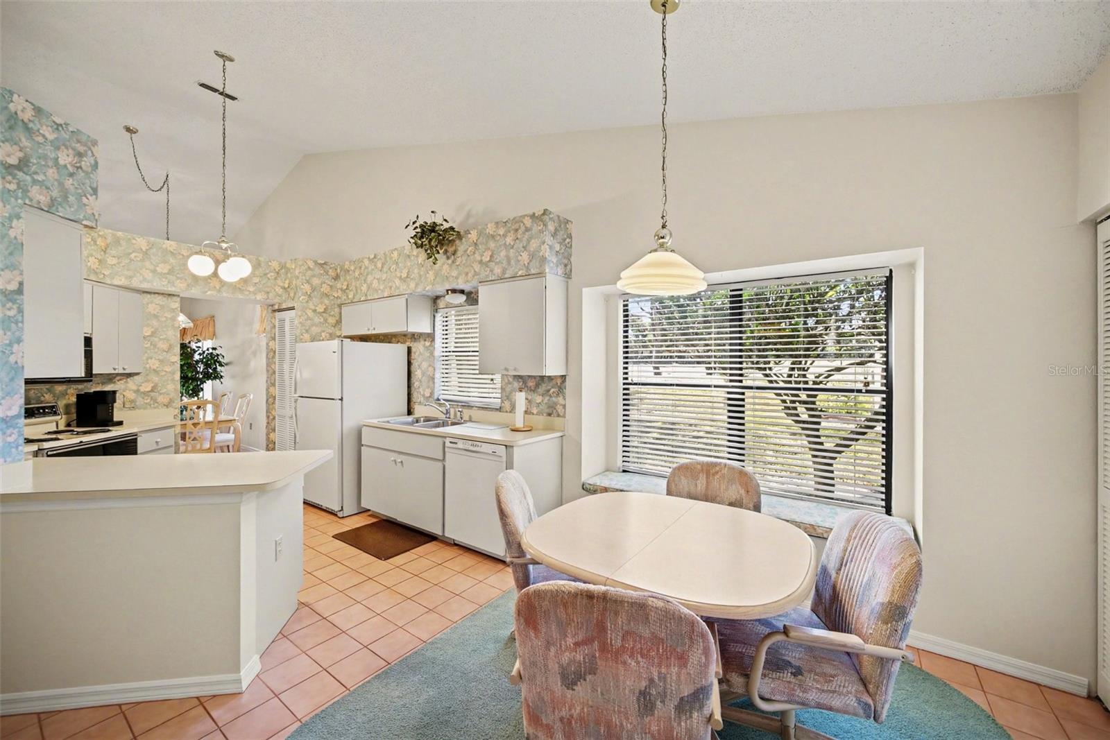 GOLF VIEW VILLAS CONDO 05 - Residential