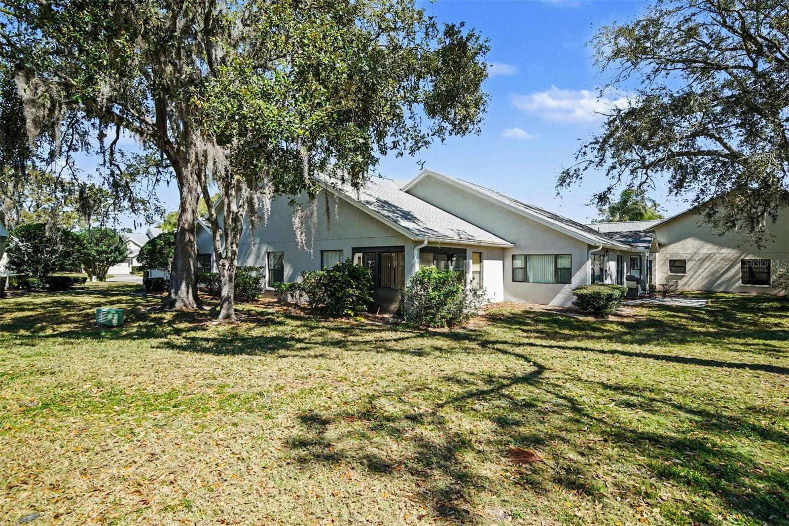 GOLF VIEW VILLAS CONDO 05 - Residential