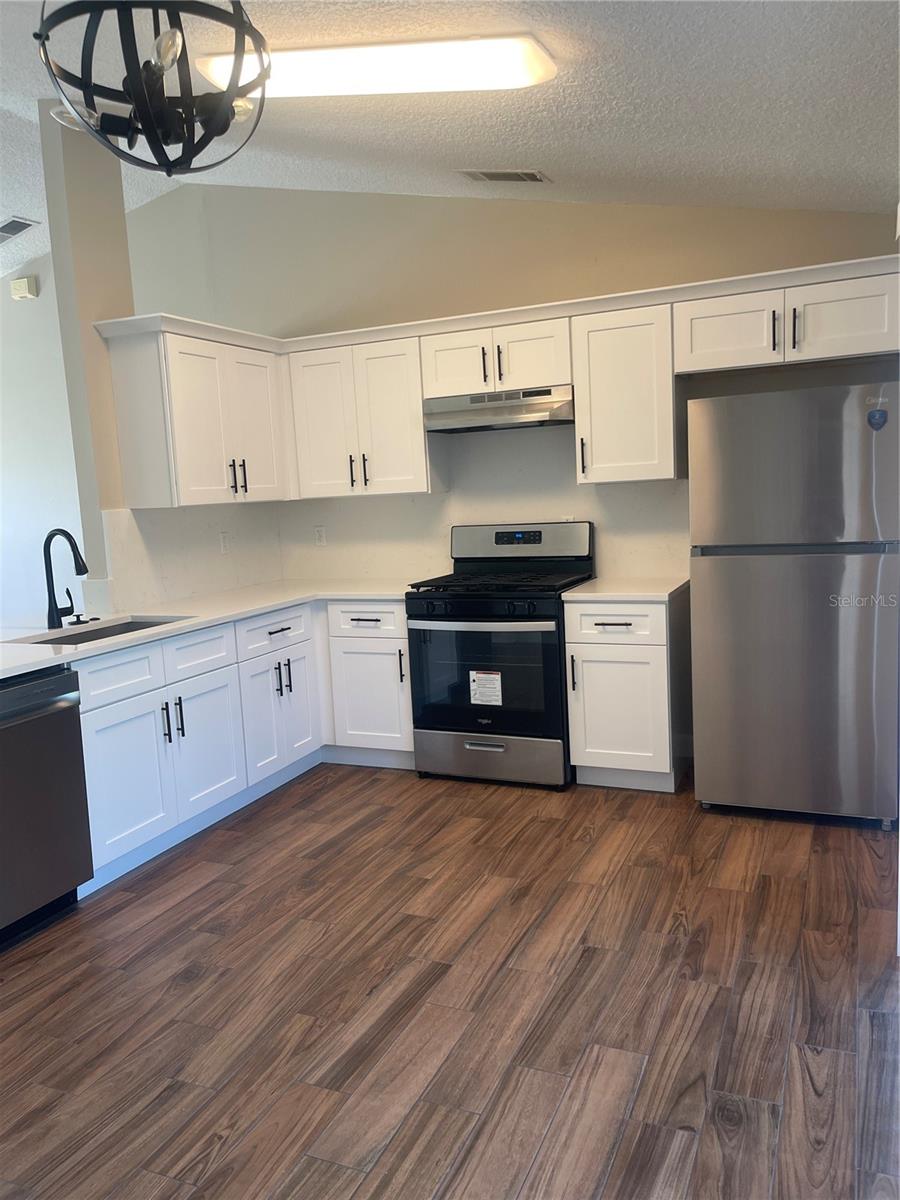 CARDINAL ESTATES PH 02 - Residential Lease